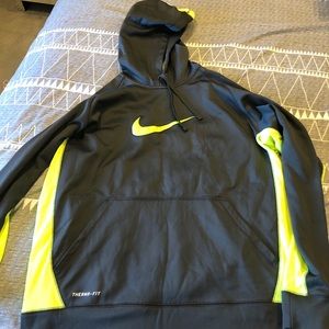 Men’s Nike sweatshirt